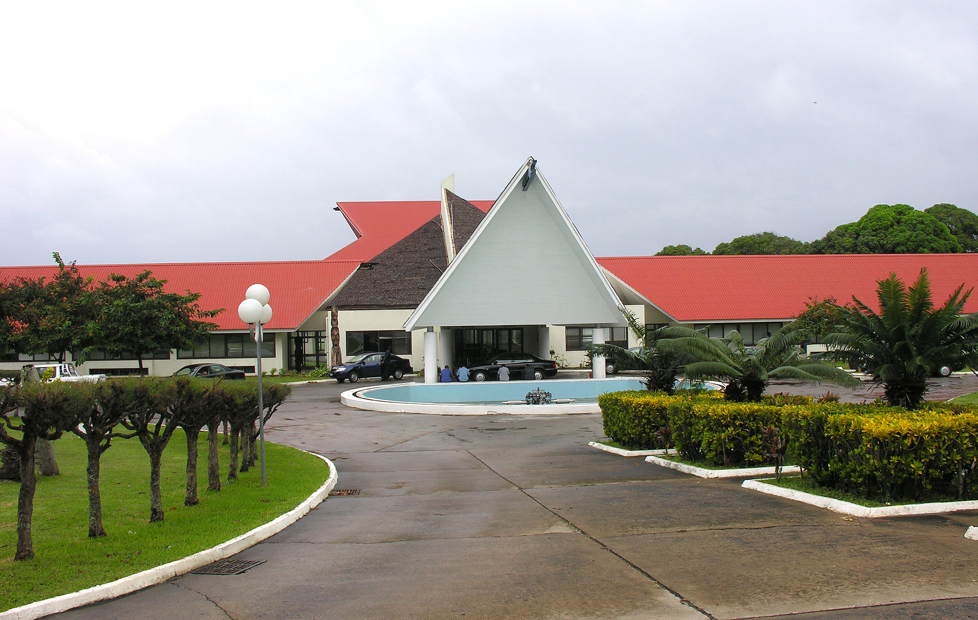 Vanuatu_Parliament,_Port_Vila_-_Flickr_-_PhillipC